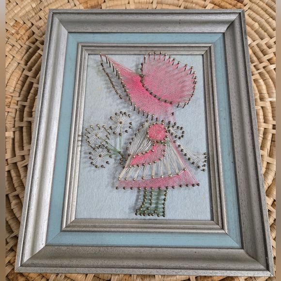 Vintage 1970s String Nail Bonnet Flower Girl Wall Art - Picture 1 of 8